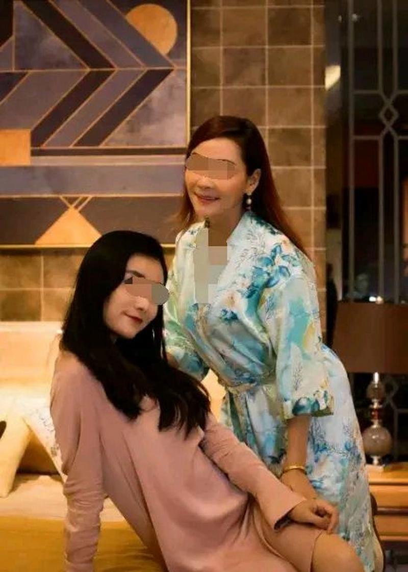 妈妈女儿齐上阵怀孕